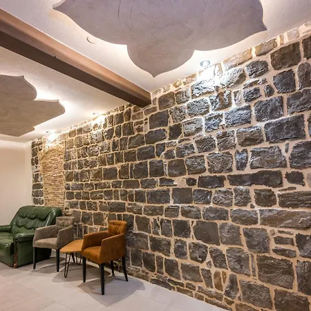Lasa Pur Dir Piran