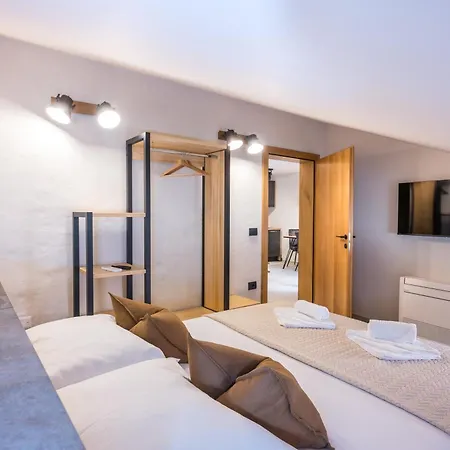 Lasa Pur Dir Apartment