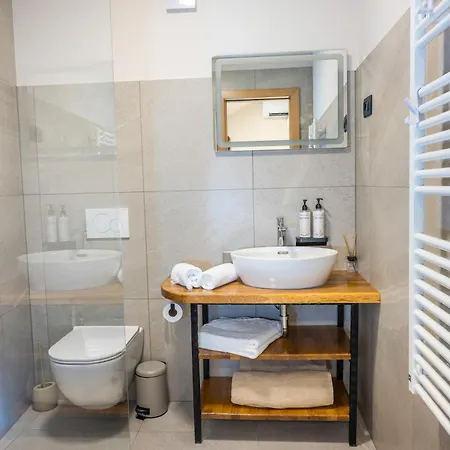 Lasa Pur Dir Apartment *