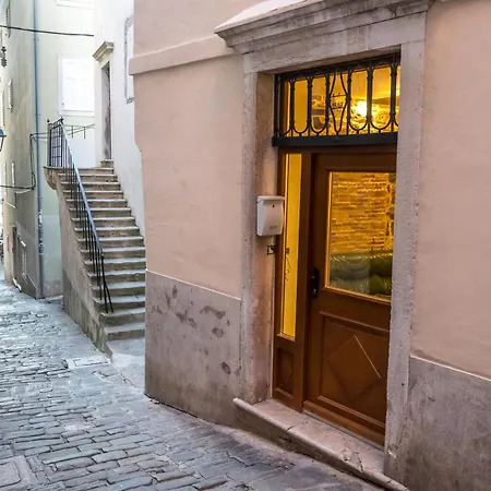 Lasa Pur Dir Piran